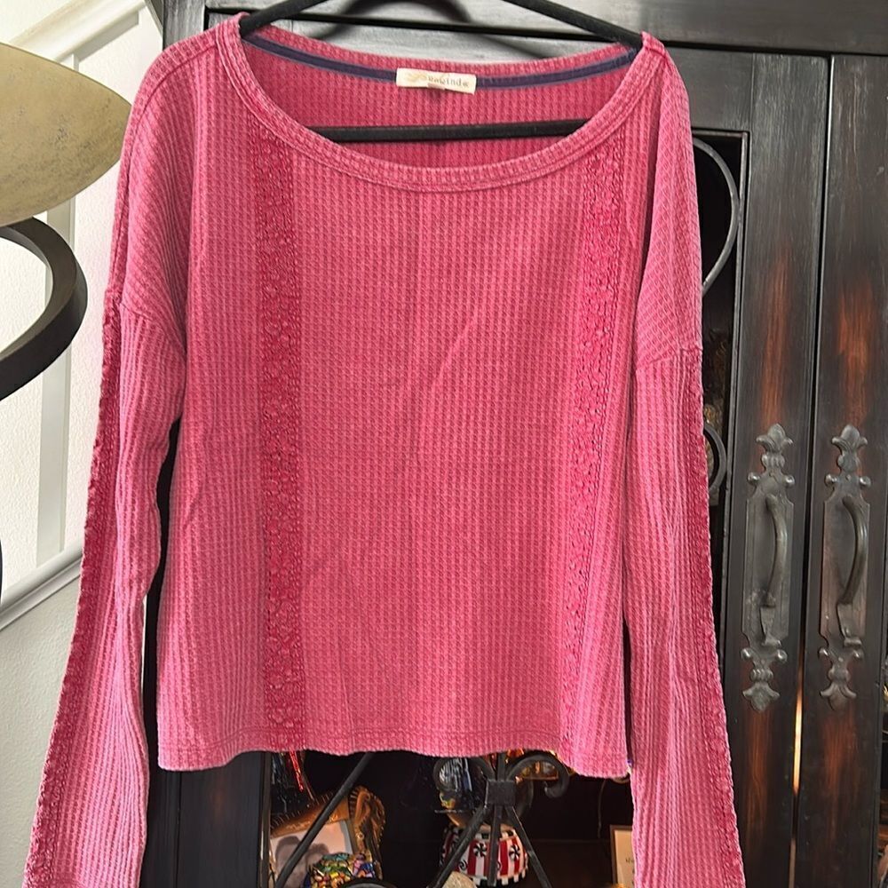 Brand new long sleeve tee